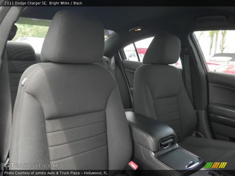 Bright White / Black 2011 Dodge Charger SE