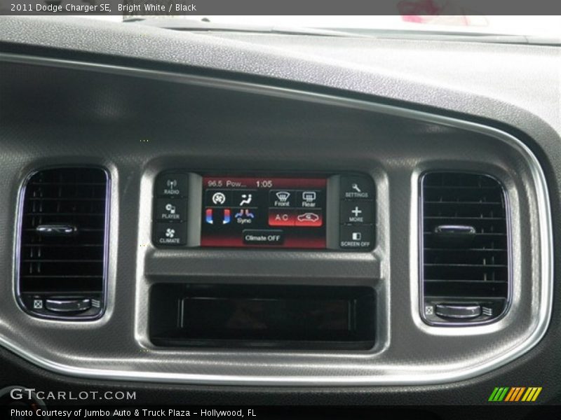 Bright White / Black 2011 Dodge Charger SE