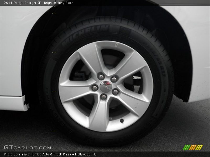 Bright White / Black 2011 Dodge Charger SE