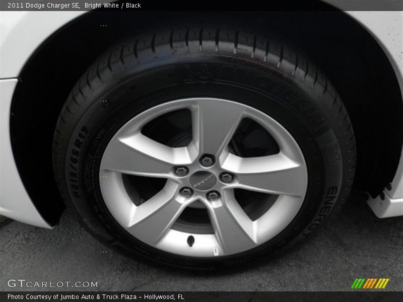 Bright White / Black 2011 Dodge Charger SE