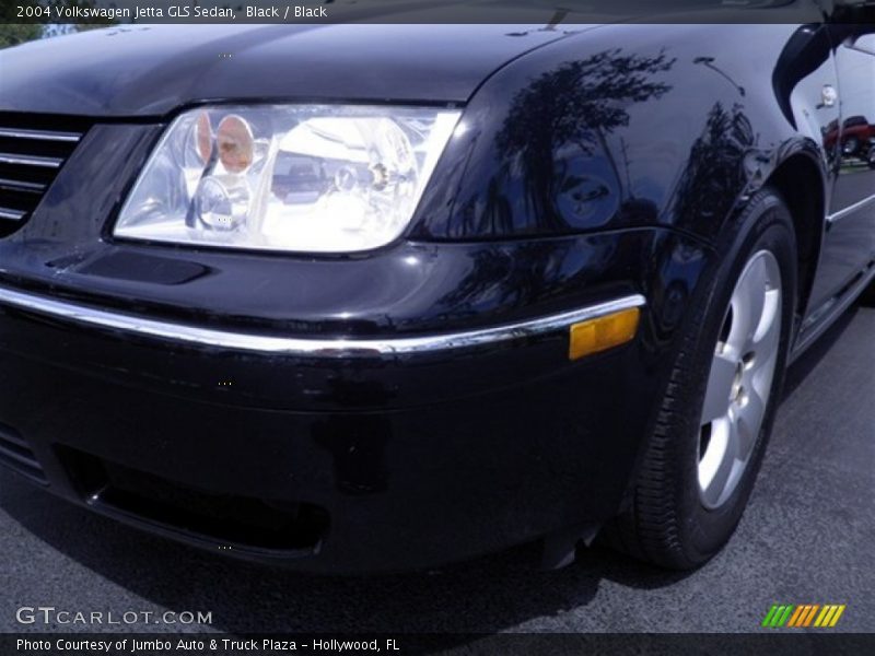 Black / Black 2004 Volkswagen Jetta GLS Sedan