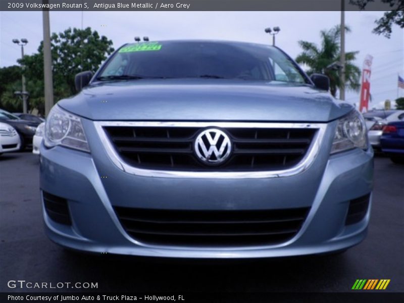 Antigua Blue Metallic / Aero Grey 2009 Volkswagen Routan S