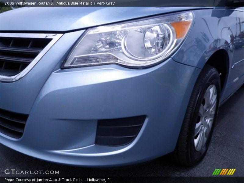 Antigua Blue Metallic / Aero Grey 2009 Volkswagen Routan S