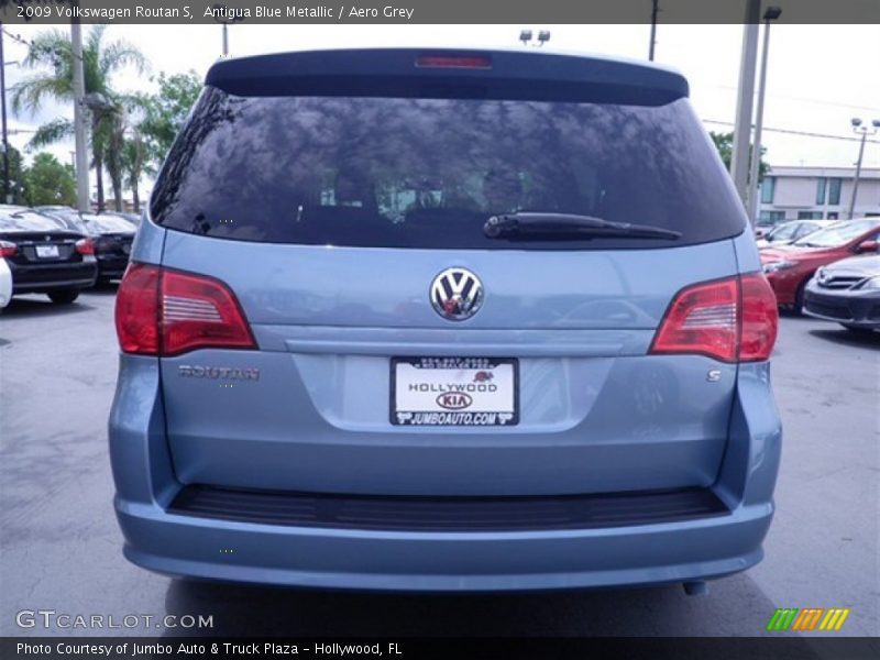 Antigua Blue Metallic / Aero Grey 2009 Volkswagen Routan S