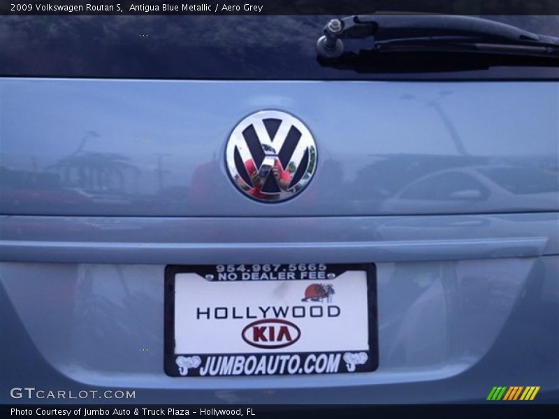 Antigua Blue Metallic / Aero Grey 2009 Volkswagen Routan S