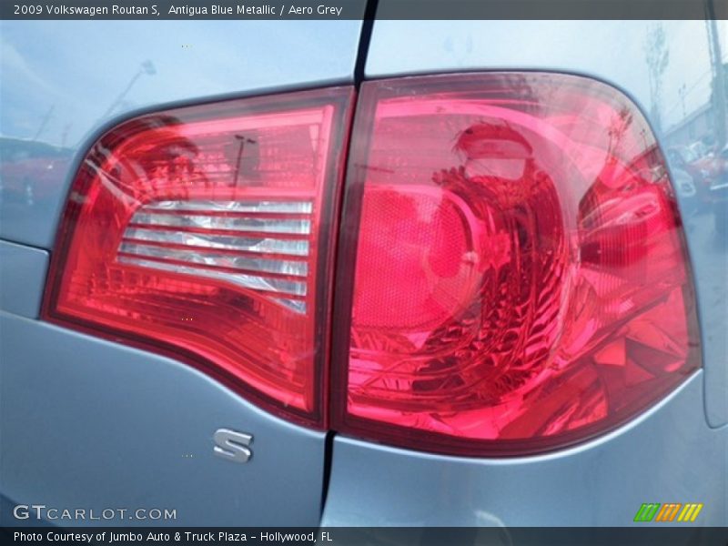 Antigua Blue Metallic / Aero Grey 2009 Volkswagen Routan S