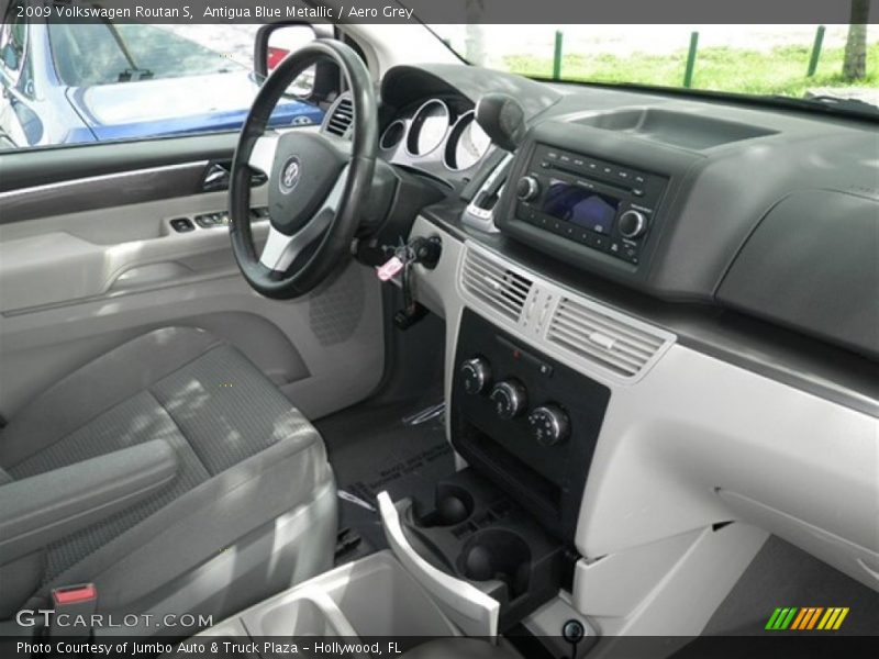 Antigua Blue Metallic / Aero Grey 2009 Volkswagen Routan S