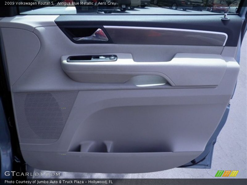 Antigua Blue Metallic / Aero Grey 2009 Volkswagen Routan S