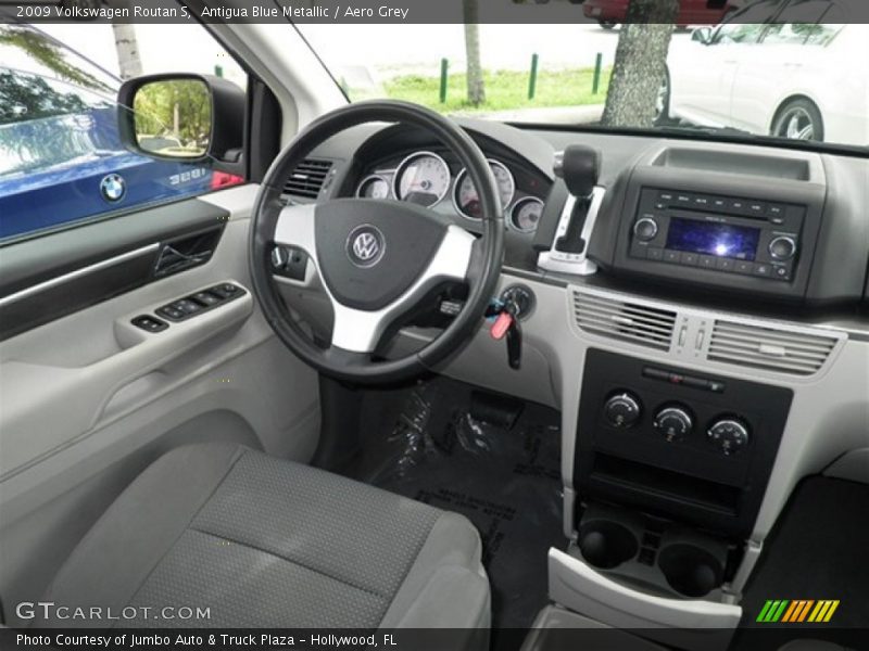 Antigua Blue Metallic / Aero Grey 2009 Volkswagen Routan S