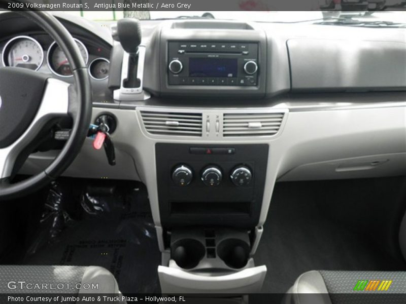Antigua Blue Metallic / Aero Grey 2009 Volkswagen Routan S