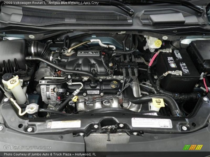Antigua Blue Metallic / Aero Grey 2009 Volkswagen Routan S