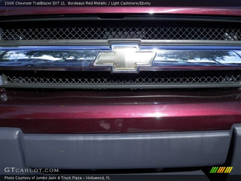 Bordeaux Red Metallic / Light Cashmere/Ebony 2006 Chevrolet TrailBlazer EXT LS