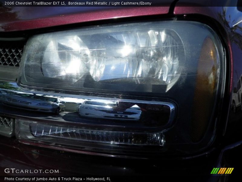 Bordeaux Red Metallic / Light Cashmere/Ebony 2006 Chevrolet TrailBlazer EXT LS