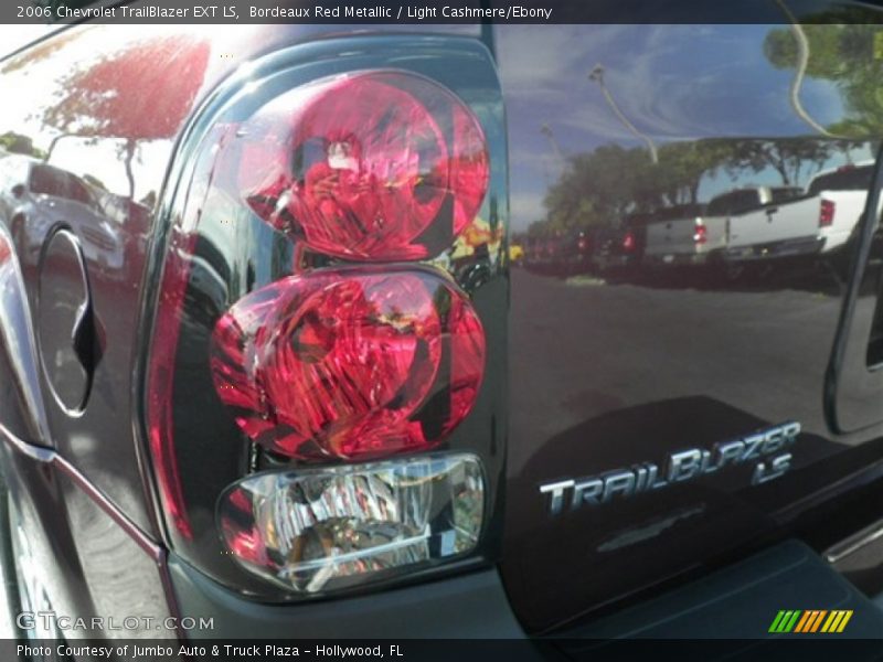 Bordeaux Red Metallic / Light Cashmere/Ebony 2006 Chevrolet TrailBlazer EXT LS