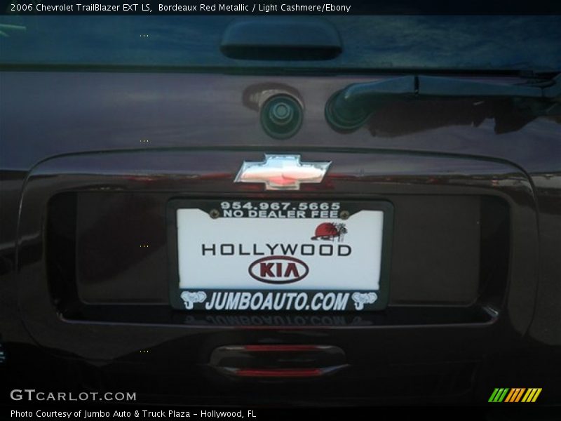 Bordeaux Red Metallic / Light Cashmere/Ebony 2006 Chevrolet TrailBlazer EXT LS