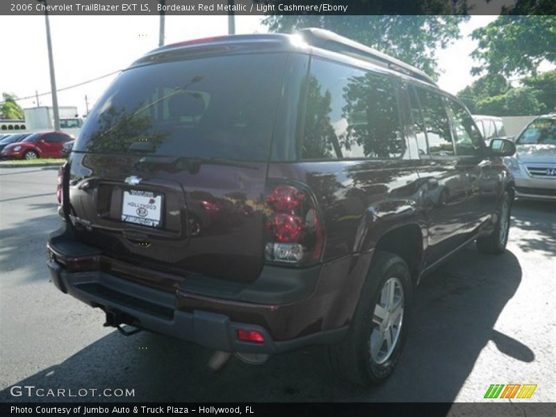 Bordeaux Red Metallic / Light Cashmere/Ebony 2006 Chevrolet TrailBlazer EXT LS