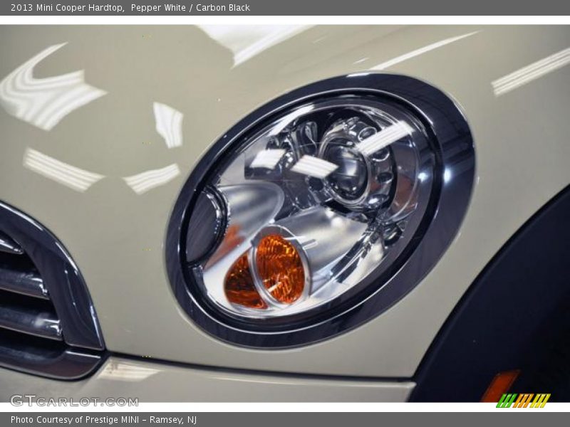 Pepper White / Carbon Black 2013 Mini Cooper Hardtop