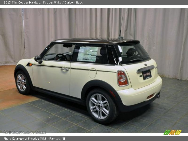 Pepper White / Carbon Black 2013 Mini Cooper Hardtop