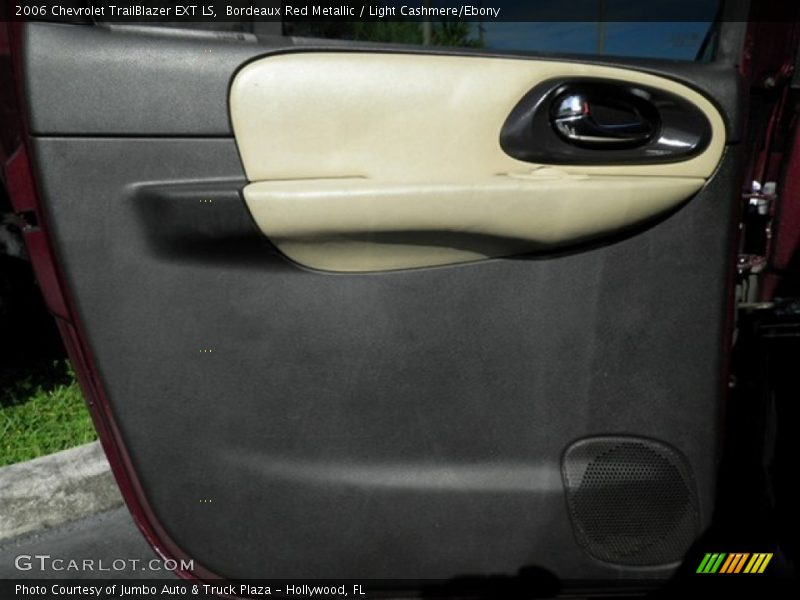 Bordeaux Red Metallic / Light Cashmere/Ebony 2006 Chevrolet TrailBlazer EXT LS