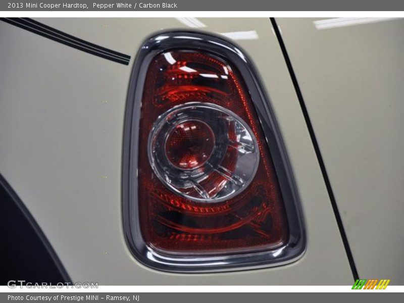 Pepper White / Carbon Black 2013 Mini Cooper Hardtop