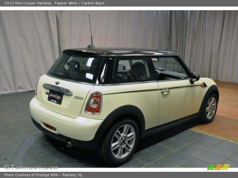Pepper White / Carbon Black 2013 Mini Cooper Hardtop