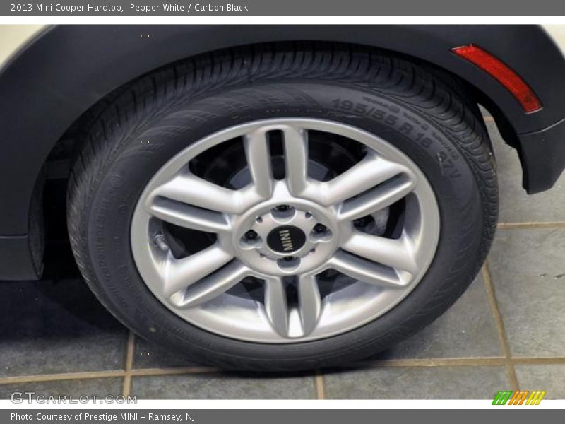 Pepper White / Carbon Black 2013 Mini Cooper Hardtop