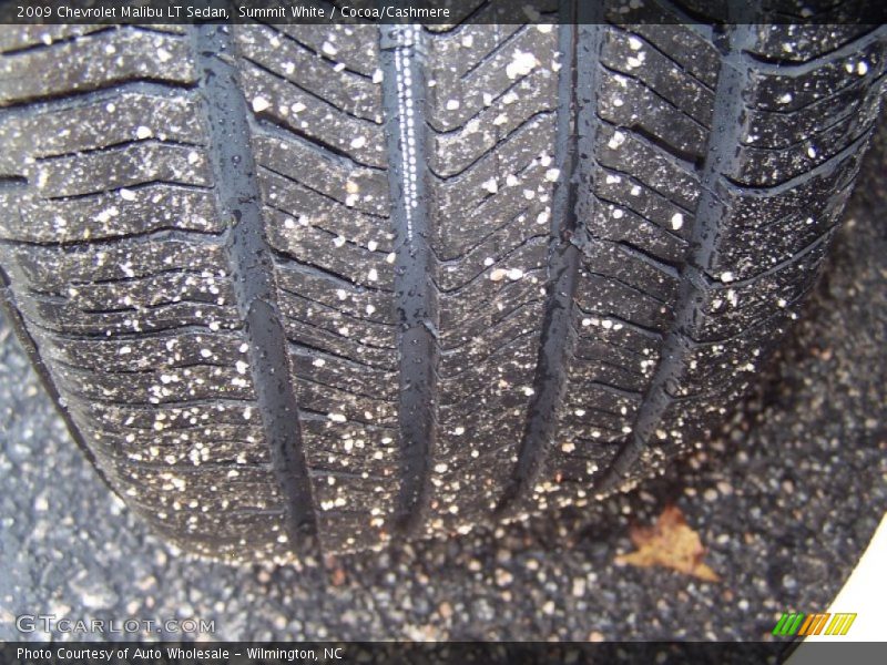Summit White / Cocoa/Cashmere 2009 Chevrolet Malibu LT Sedan