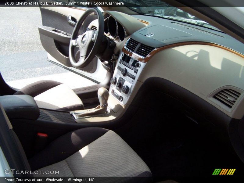 Summit White / Cocoa/Cashmere 2009 Chevrolet Malibu LT Sedan