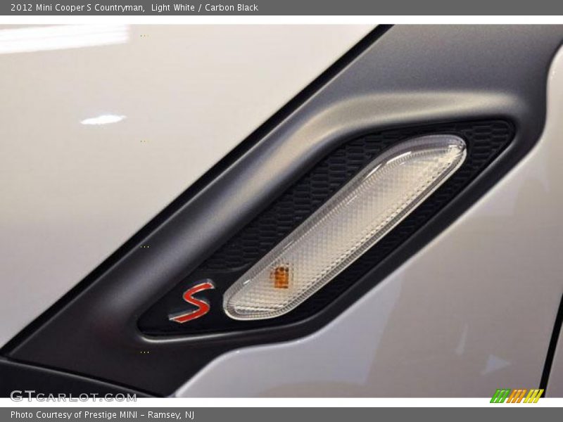 Light White / Carbon Black 2012 Mini Cooper S Countryman