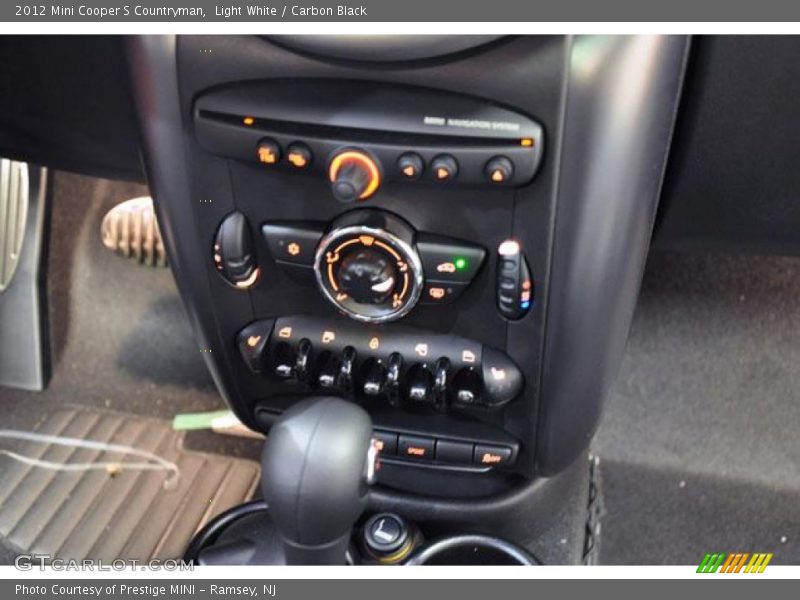Light White / Carbon Black 2012 Mini Cooper S Countryman