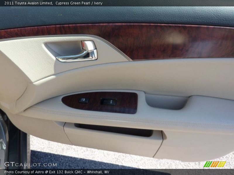 Cypress Green Pearl / Ivory 2011 Toyota Avalon Limited
