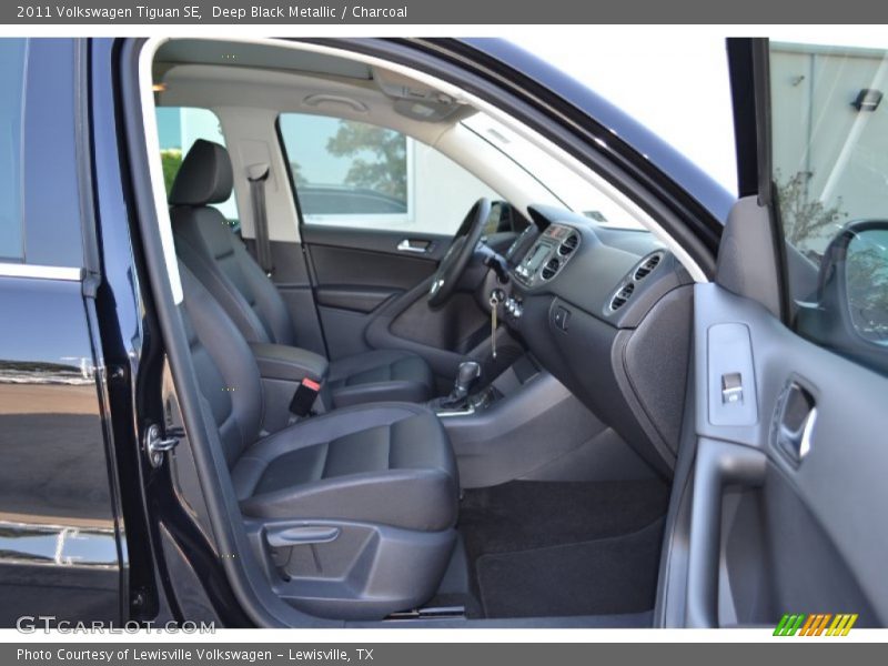 Deep Black Metallic / Charcoal 2011 Volkswagen Tiguan SE