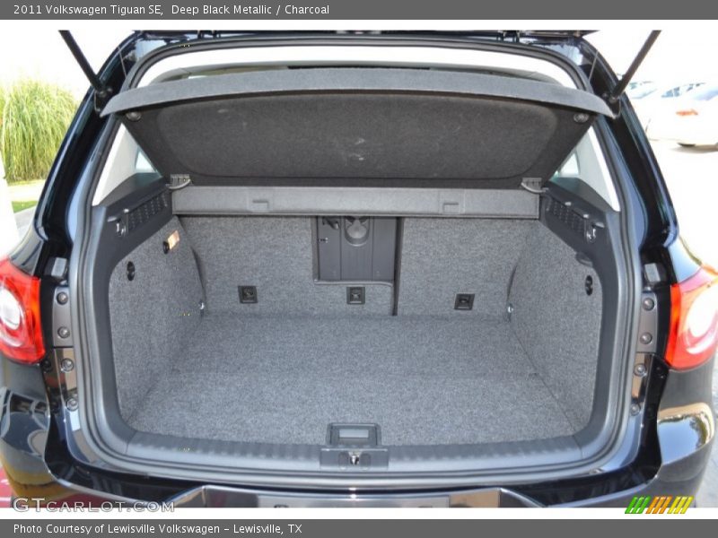 Deep Black Metallic / Charcoal 2011 Volkswagen Tiguan SE