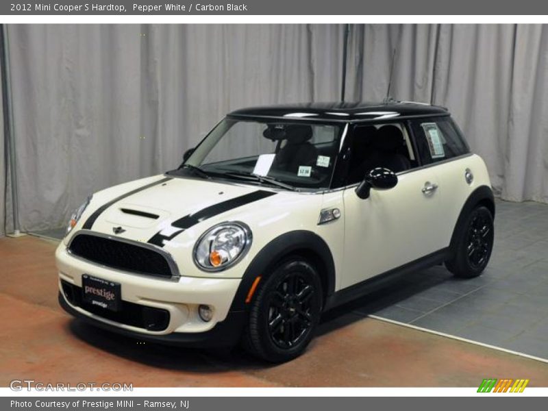 Pepper White / Carbon Black 2012 Mini Cooper S Hardtop