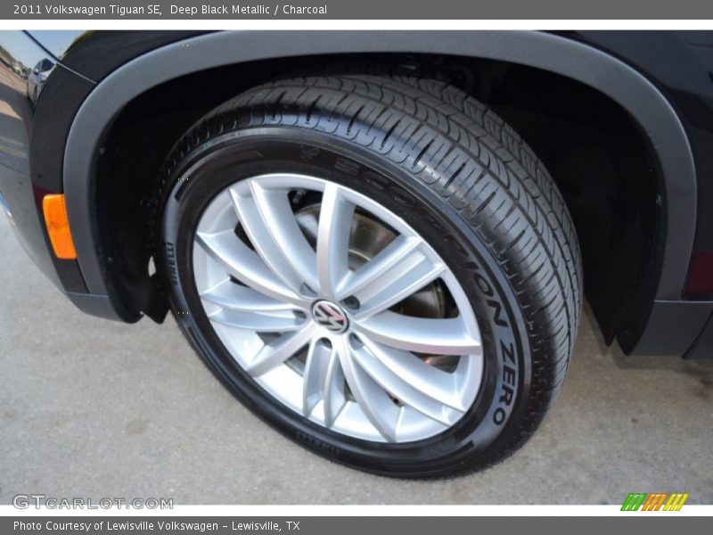 Deep Black Metallic / Charcoal 2011 Volkswagen Tiguan SE