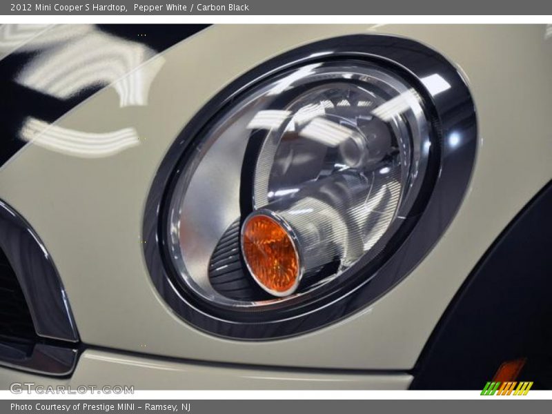 Pepper White / Carbon Black 2012 Mini Cooper S Hardtop