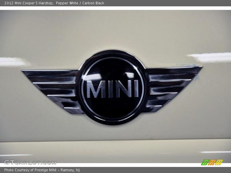 Pepper White / Carbon Black 2012 Mini Cooper S Hardtop