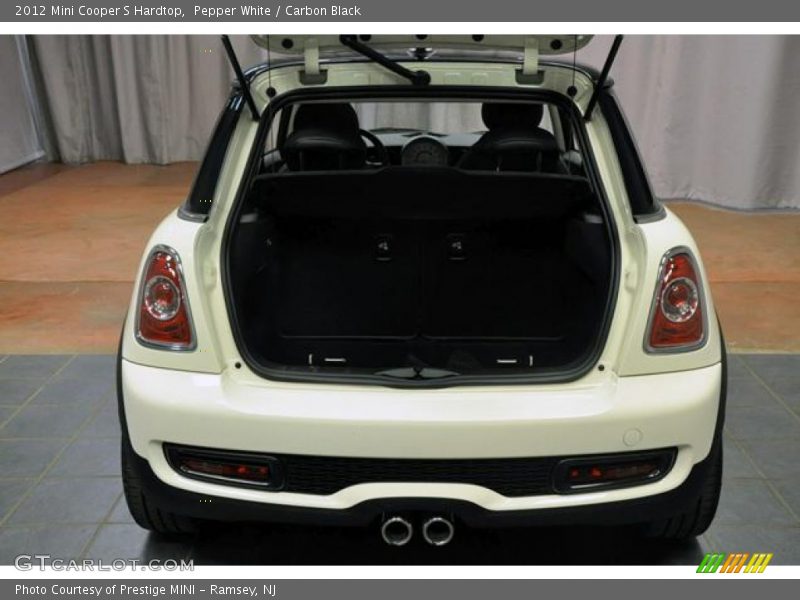Pepper White / Carbon Black 2012 Mini Cooper S Hardtop