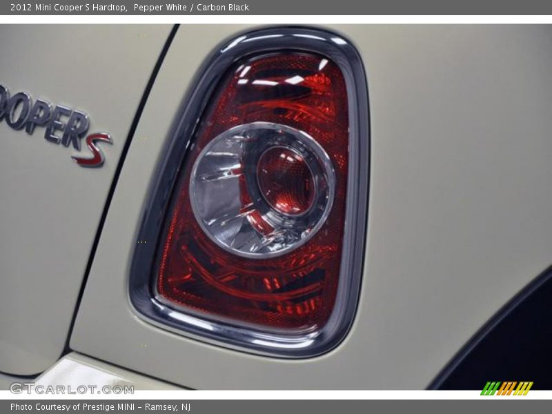 Pepper White / Carbon Black 2012 Mini Cooper S Hardtop