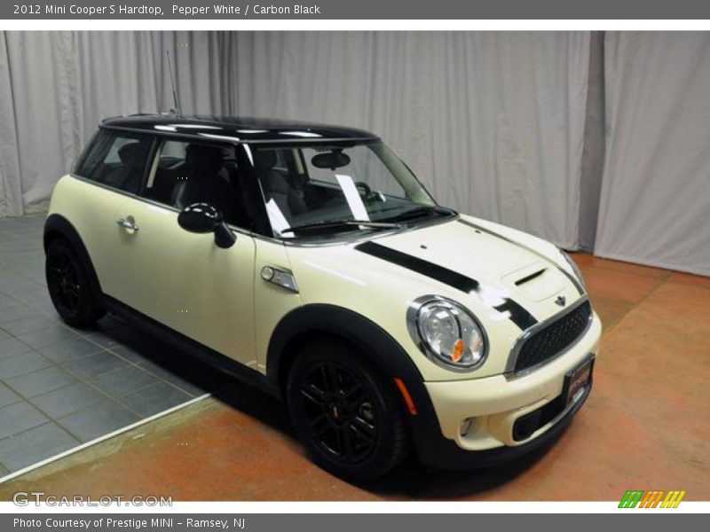 Pepper White / Carbon Black 2012 Mini Cooper S Hardtop