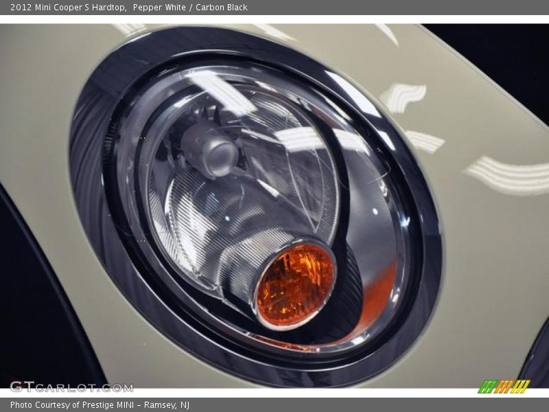 Pepper White / Carbon Black 2012 Mini Cooper S Hardtop
