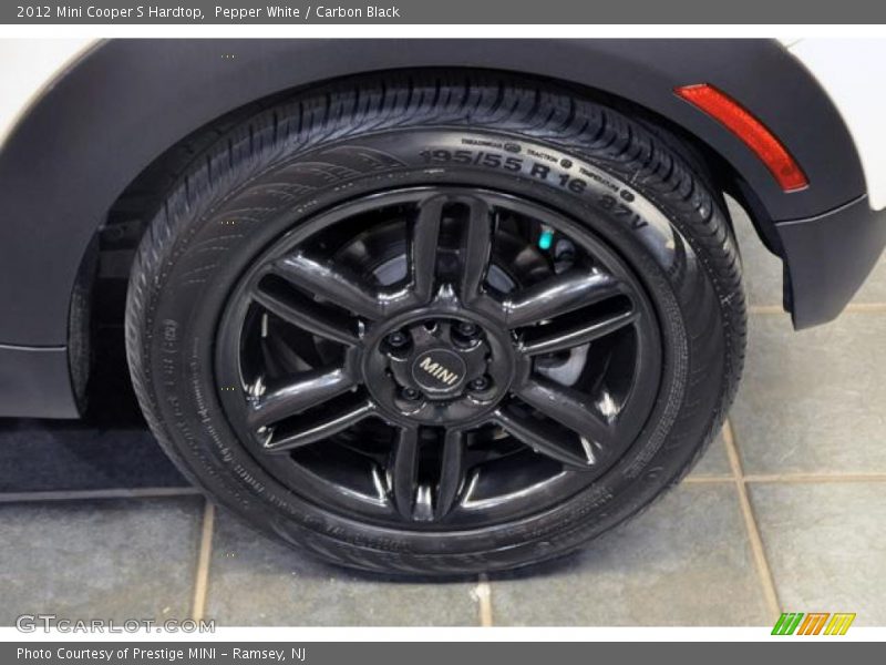 Pepper White / Carbon Black 2012 Mini Cooper S Hardtop