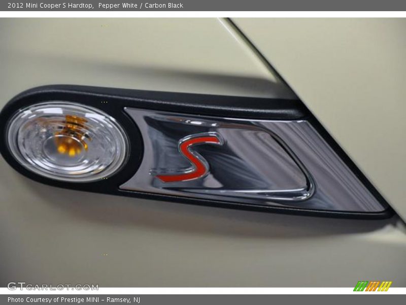 Pepper White / Carbon Black 2012 Mini Cooper S Hardtop