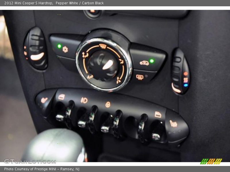 Pepper White / Carbon Black 2012 Mini Cooper S Hardtop