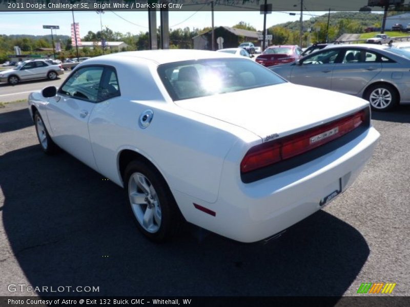 Bright White / Dark Slate Gray 2011 Dodge Challenger SE