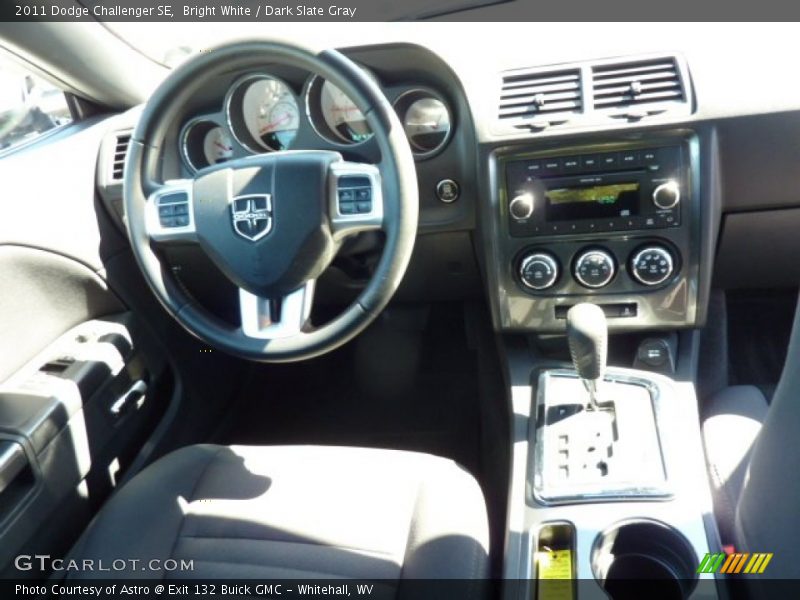 Bright White / Dark Slate Gray 2011 Dodge Challenger SE