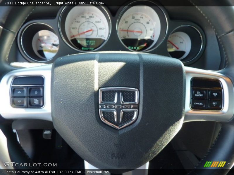Bright White / Dark Slate Gray 2011 Dodge Challenger SE
