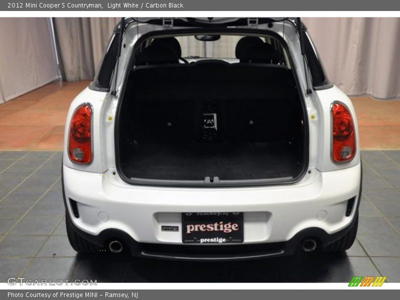 Light White / Carbon Black 2012 Mini Cooper S Countryman