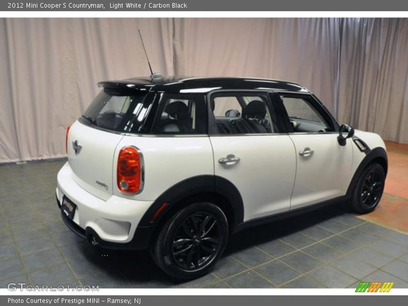 Light White / Carbon Black 2012 Mini Cooper S Countryman
