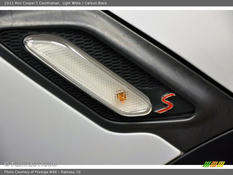 Light White / Carbon Black 2012 Mini Cooper S Countryman